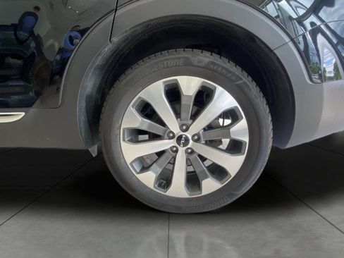 Used 2022 Kia Telluride EX w/ EX Premium Package FWD image 8