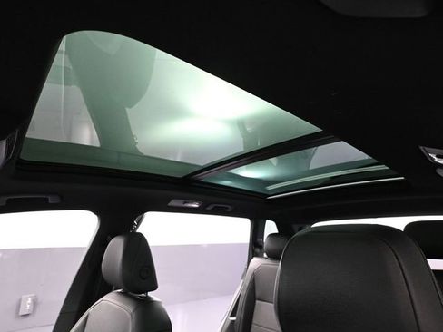 Used 2019 Volkswagen Tiguan SEL Premium R-Line image 23