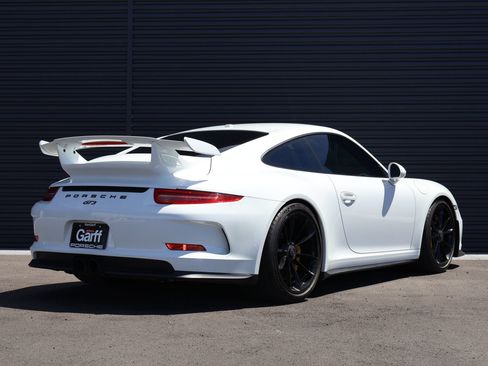 Used 2014 Porsche 911 GT3 RWD image 9