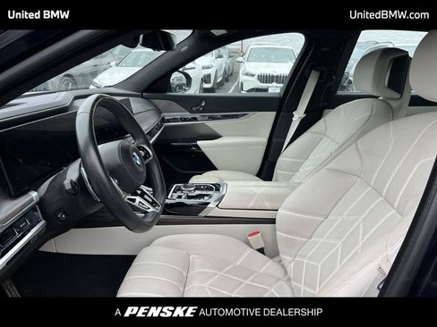 Used 2023 BMW 760i xDrive AWD/4WD image 5