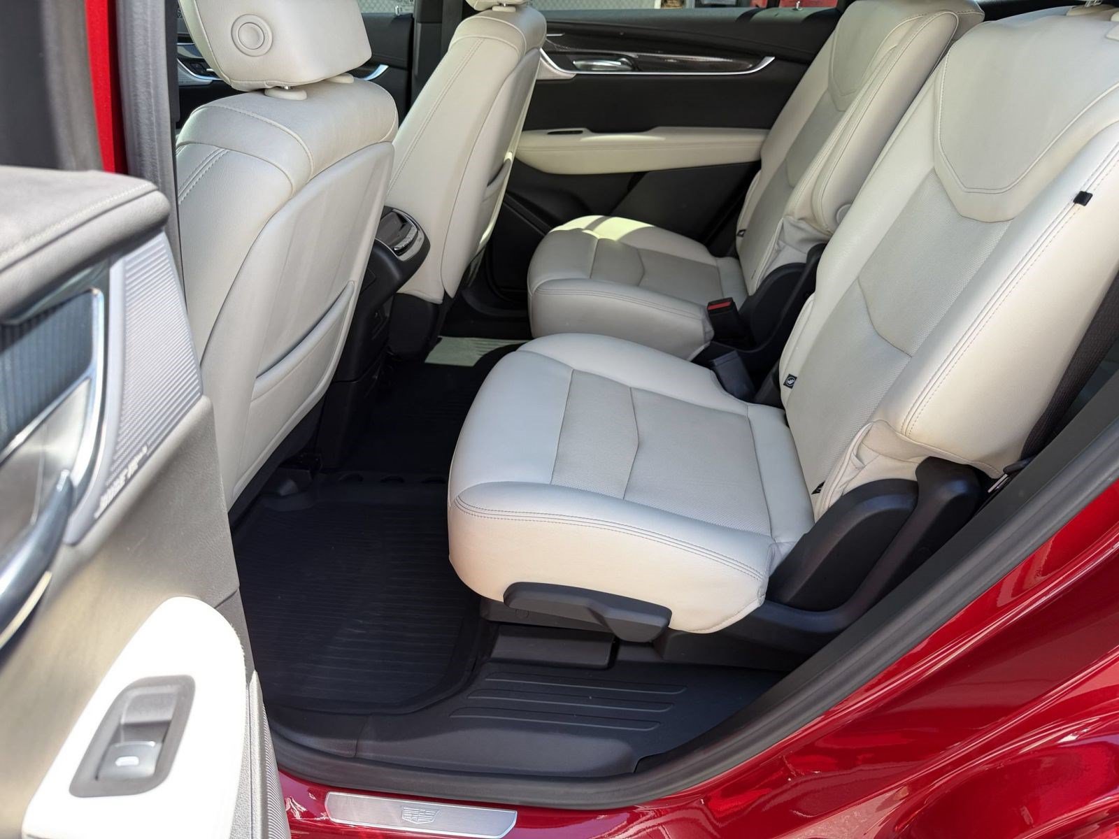Used 2024 Cadillac XT6 Sport w/ LPO, Onyx Lite Package AWD/4WD image 22