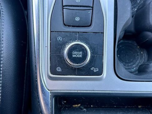 Used 2020 Ford Explorer XLT w/ Equipment Group 202A image 32