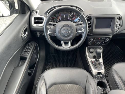 Used 2019 Jeep Compass Latitude w/ Popular Equipment Group AWD/4WD image 14