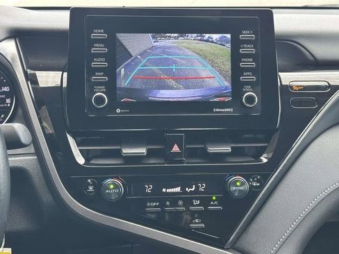 Used 2024 Toyota Camry SE image 19