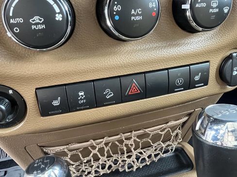 Used 2015 Jeep Wrangler Unlimited Sahara w/ Dual Top Group AWD/4WD image 17