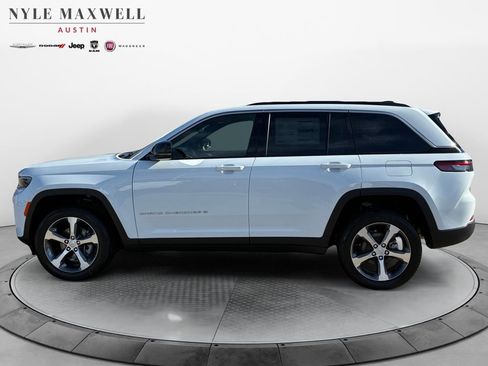 New 2026 Jeep Grand Cherokee Limited RWD image 13