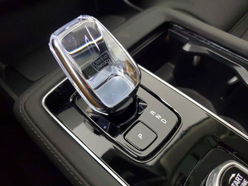 Used 2026 Volvo XC90 B6 Ultra AWD/4WD image 32