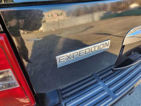 Used 2010 Ford Expedition Limited image 12