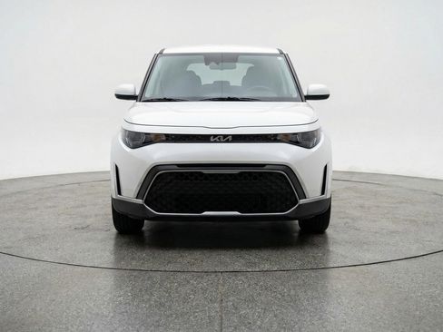Used 2025 Kia Soul LX w/ LX Technology Package image 2