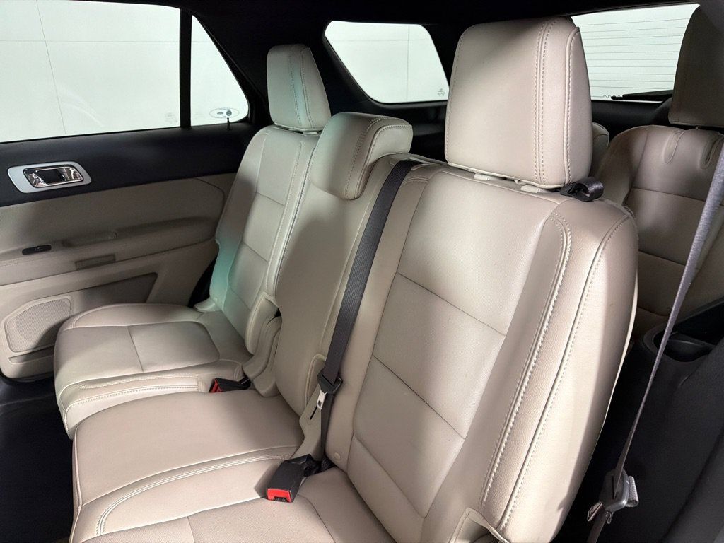 Used 2013 Ford Explorer XLT AWD/4WD image 18