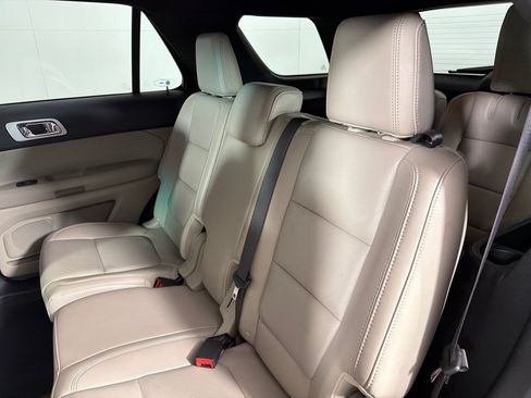 Used 2013 Ford Explorer XLT AWD/4WD image 18