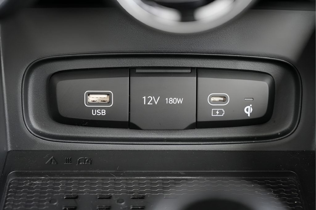 Certified 2026 Hyundai Venue SEL FWD image 31
