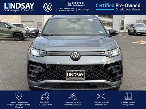 Certified 2025 Volkswagen Tiguan SE R-Line image 7