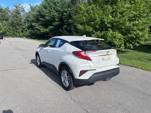 Used 2021 Toyota C-HR LE FWD image 5