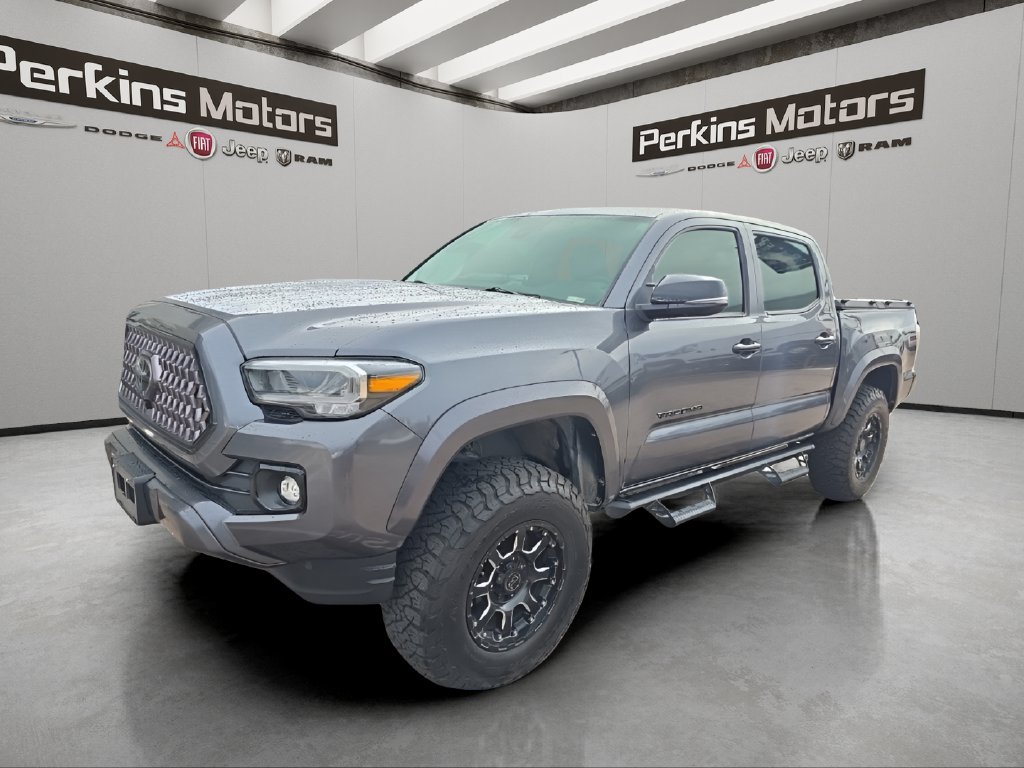 Used 2021 Toyota Tacoma Limited w/ Nightshade Package AWD/4WD image 4