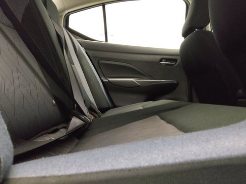 Used 2025 Nissan Versa SV FWD image 19