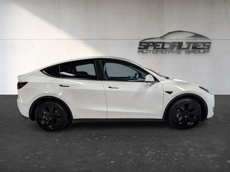 Used 2023 Tesla Model Y Long Range AWD/4WD image 11