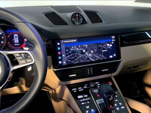 Certified 2023 Porsche Cayenne AWD/4WD image 16