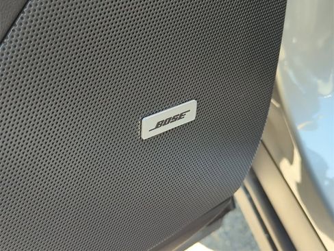 Used 2025 Cadillac XT6 Luxury image 21