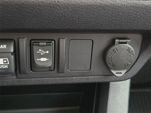 Used 2018 Toyota Tacoma SR5 image 25