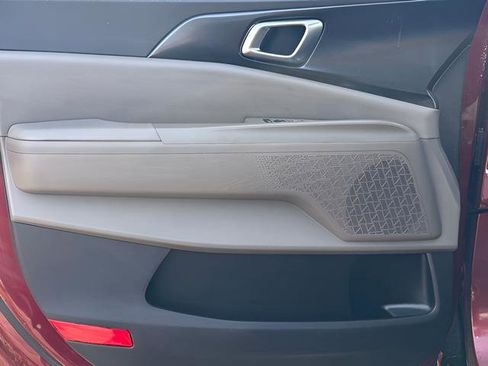 Used 2025 Kia Carnival image 36