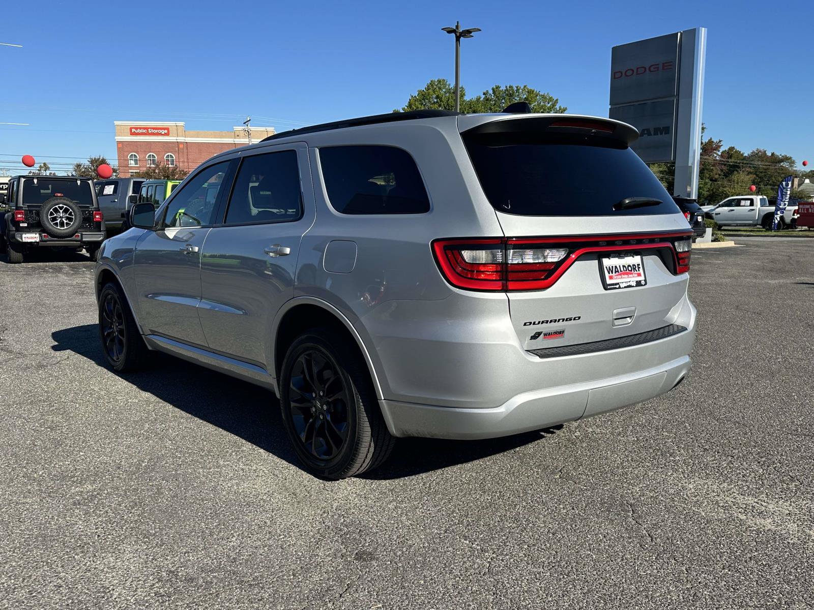 Used 2024 Dodge Durango SXT w/ SXT Blacktop Group AWD/4WD image 5