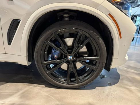 Used 2022 BMW X5 M50i image 31