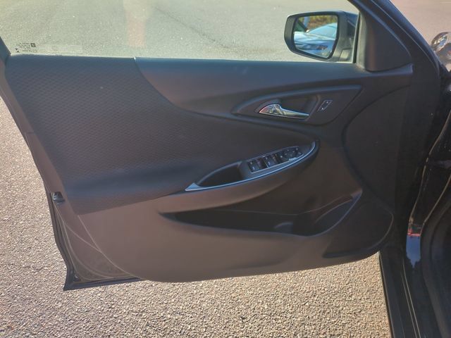 Used 2025 Chevrolet Malibu LT FWD image 9
