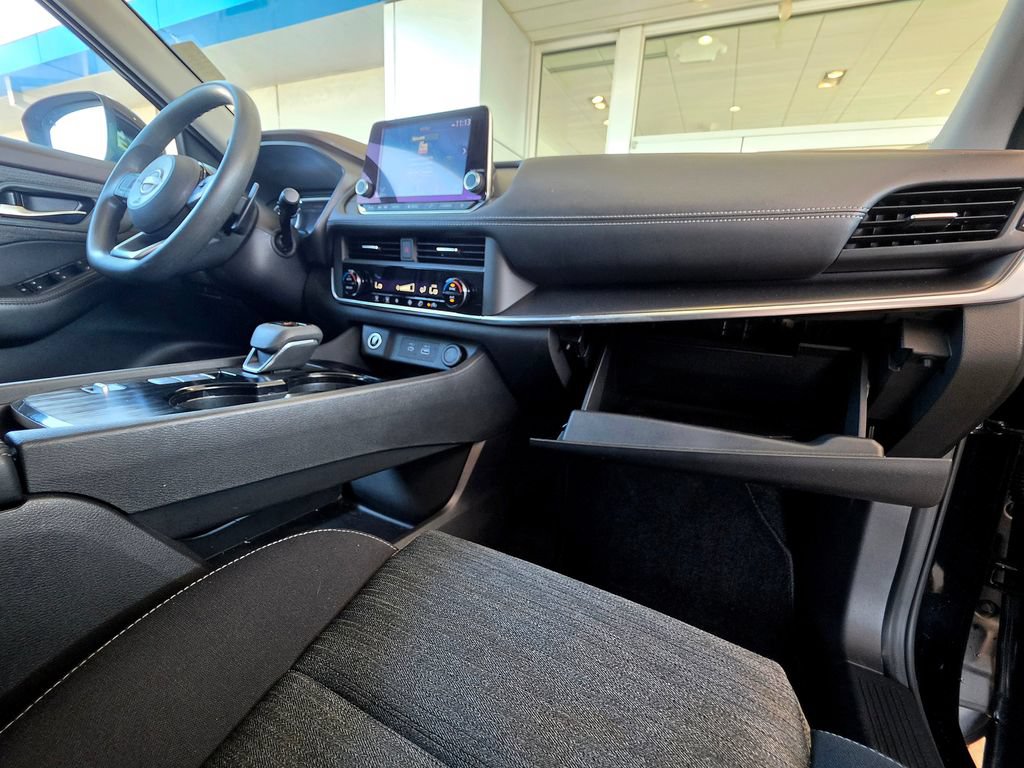 Used 2023 Nissan Rogue SV FWD image 59
