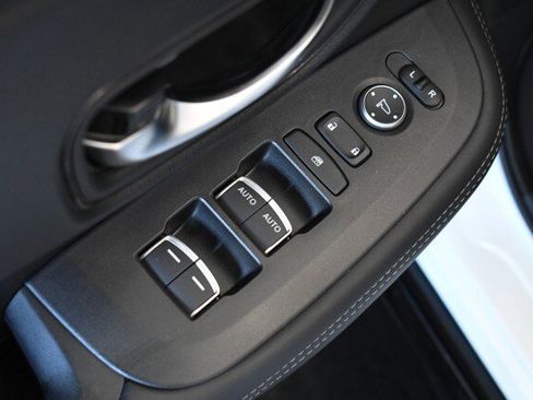 Used 2025 Honda HR-V EX-L image 20