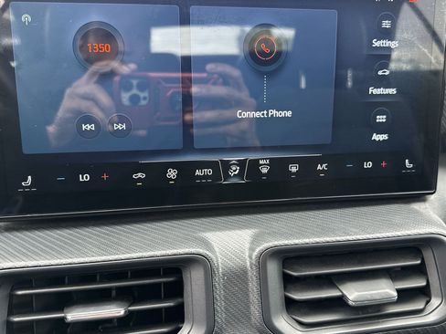 Used 2024 Ford Mustang EcoBoost image 17