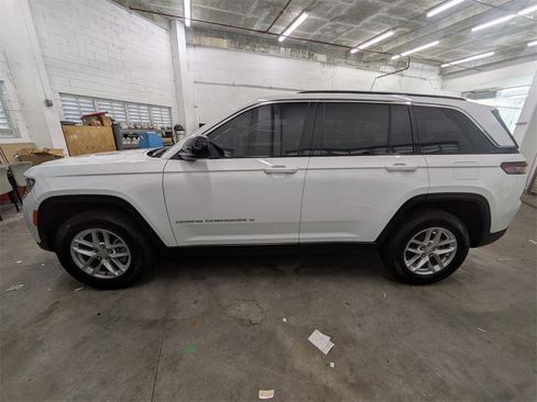 Certified 2024 Jeep Grand Cherokee Laredo X w/ Trailer Tow Package image 8