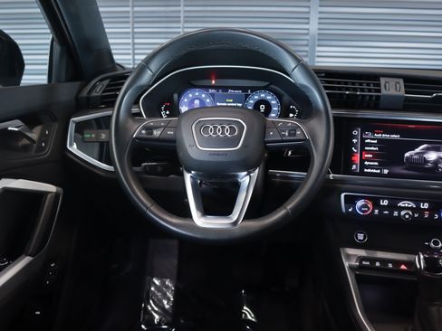 Used 2023 Audi Q3 2.0T Premium w/ Convenience Package AWD/4WD image 18