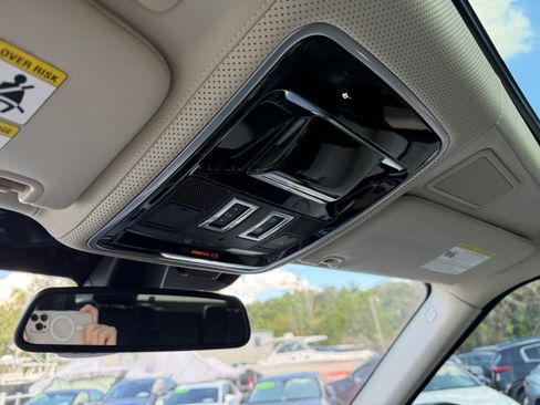 Used 2016 Land Rover Range Rover Long Wheelbase Autobiography image 21