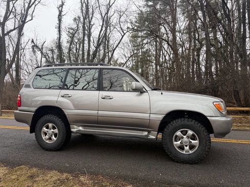 Used 2001 Toyota Land Cruiser image 8