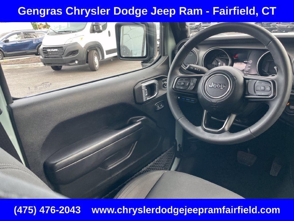 Used 2023 Jeep Wrangler Unlimited w/ Sun & Screen Package AWD/4WD image 61