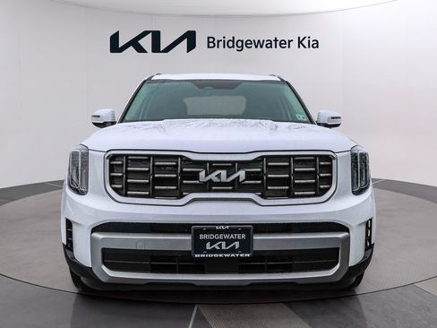 Certified 2024 Kia Telluride S w/ S Sunroof Package AWD/4WD image 2