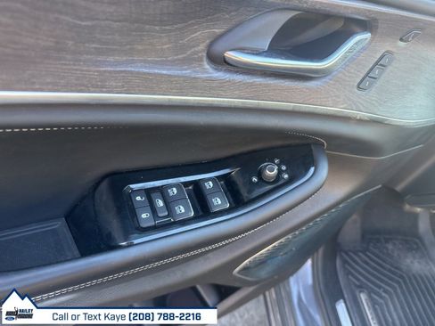 Used 2021 Jeep Grand Cherokee L Overland w/ Luxury Tech Group IV image 12