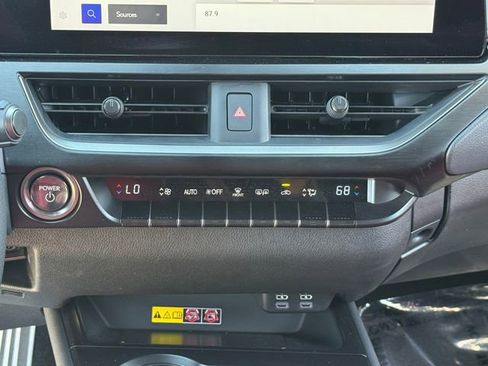 Used 2024 Lexus UX 250h F Sport FWD image 21