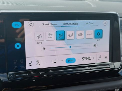 New 2026 Volkswagen Atlas Cross Sport SEL R-Line image 15