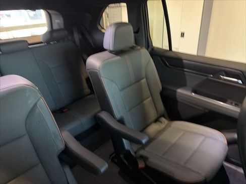 Used 2025 GMC Acadia AT4 w/ LPO, Floor Liner Package AWD/4WD image 45
