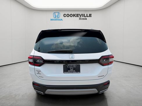 Used 2025 Honda Pilot Touring image 6