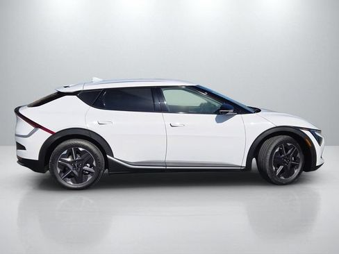 New 2026 Kia EV6 2WD image 3