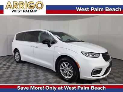 Certified 2024 Chrysler Pacifica Touring-L