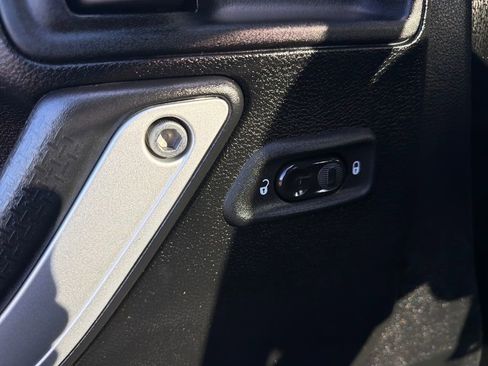 Used 2017 Jeep Wrangler Unlimited Sahara w/ Connectivity Group image 22