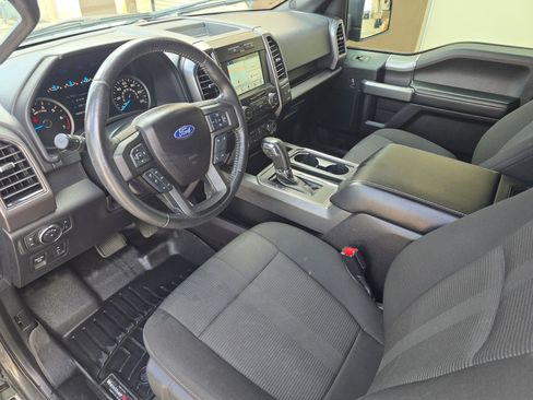 Used 2017 Ford F150 XLT w/ Equipment Group 302A Luxury image 4