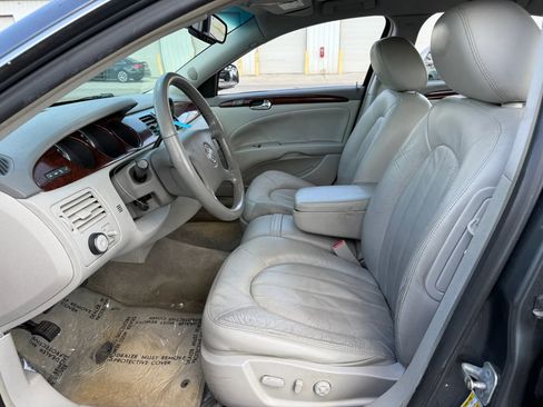 Used 2011 Buick Lucerne CXL FWD image 2