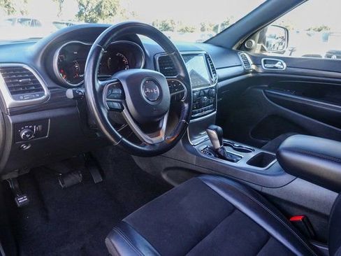 Used 2022 Jeep Grand Cherokee Laredo X image 11