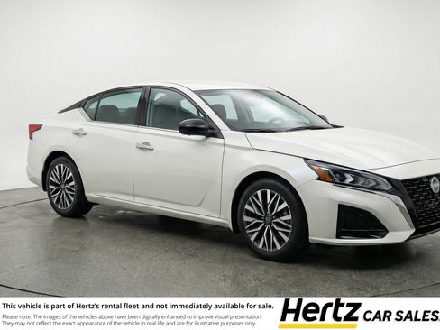Used 2025 Nissan Altima 2.5 SV FWD image 1