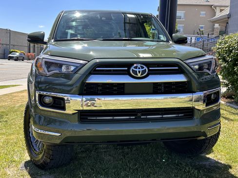 Used 2022 Toyota 4Runner Limited AWD/4WD image 4